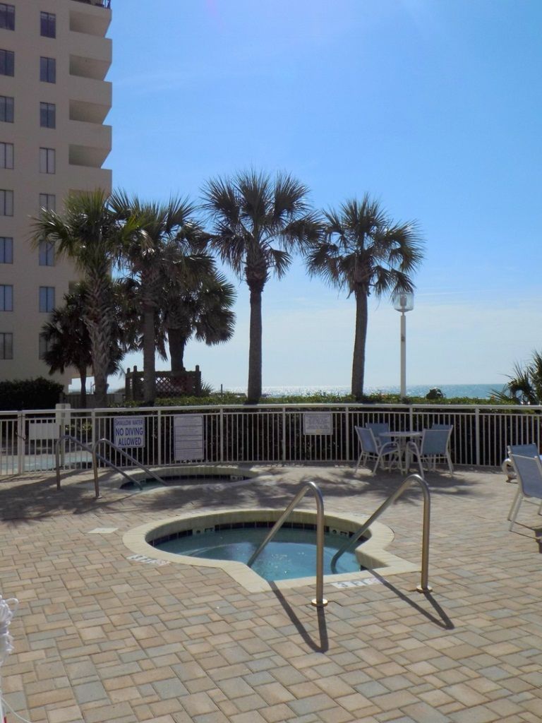 Myrtle Beach vacation condo with kiddie pool