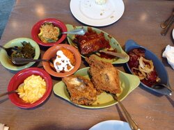 Paula Deen’s Family Kitchen