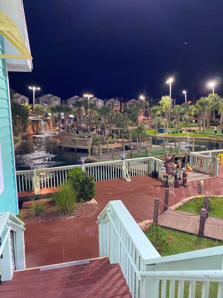 Black Pearl Mini Golf